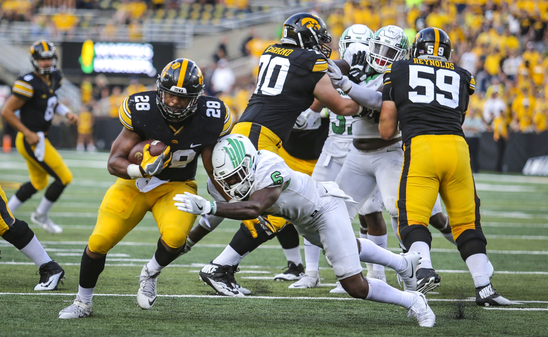 091617-IOWA-HAWKEYES-FB-037